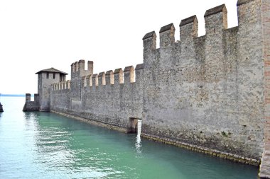  İtalya 'daki Sirmeone Kalesi Avrupa