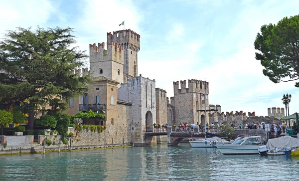 Замок Сирмеоне Италии Европа — стоковое фото