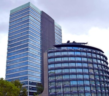 Barcelona Katalonya 'daki modern binalar Spai