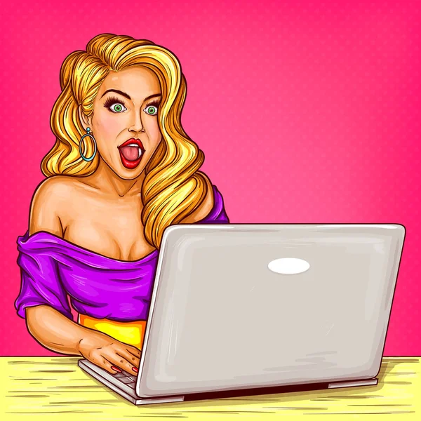 Chica rubia internet blogger trabajando detrás de la computadora portátil — Archivo Imágenes Vectoriales