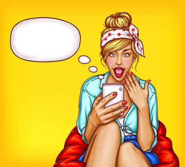 Genç smartphone bakarak bir sürpriz yüz