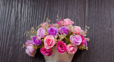 Pembe gül buketi. Yapay çiçek, romantik aşk tasarım. Sevgililer günü kavramı. 