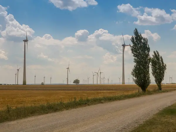 Energía ecológica. Turbinas eólicas generadoras de electricidad — Foto de Stock