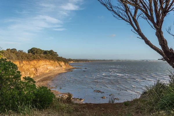 Coronet Bay a partir da distância céu azul acima — Fotografia de Stock