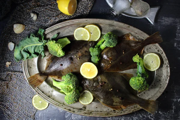 flounder with broccoli and lemon