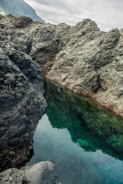 Piscinas naturales de agua en Garachico, al norte de Tenerife — Foto de Stock