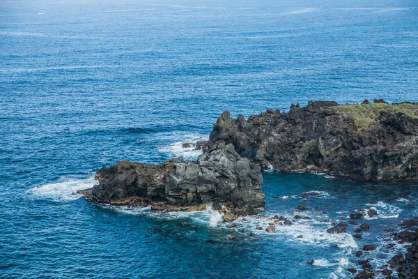 San Juan de la Rambla, ada Tenerife yakınındaki kayalık sahil