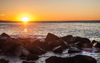 Denizin Üzerinde Gün Doğumu