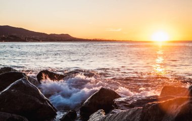 Denizin Üzerinde Gün Doğumu