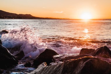 Denizin Üzerinde Gün Doğumu
