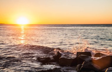 Denizin Üzerinde Gün Doğumu