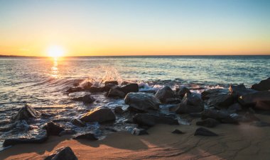 Denizin Üzerinde Gün Doğumu