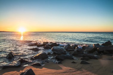 Denizin Üzerinde Gün Doğumu