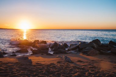 Denizin Üzerinde Gün Doğumu