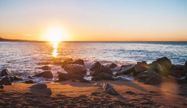 Denizin Üzerinde Gün Doğumu