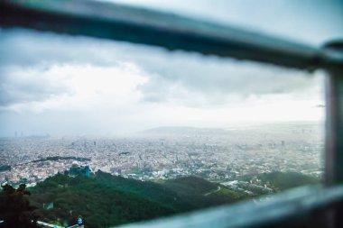Tibidabo Dağı Barcelona panoramik görünümü