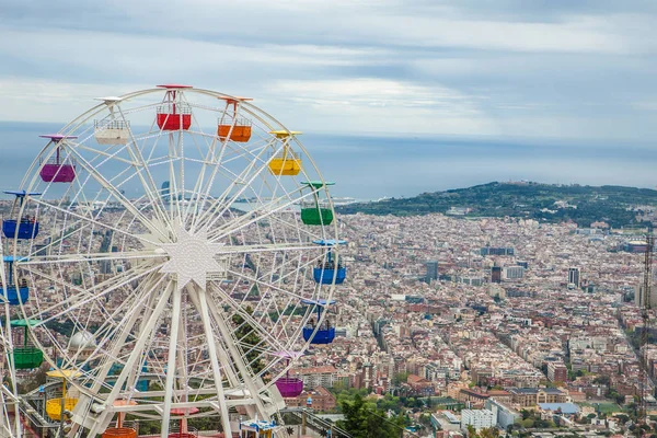 Tibidabo Dağı Barcelona panoramik görünümü