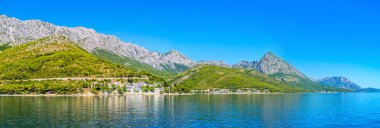 Hırvatistan, Hırvatistan sahil, deniz ve dağların güzel manzara. Panorama