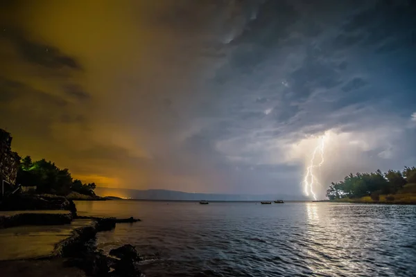 Hermoso Paisaje Croacia Costa Croacia Mar Montañas Tormenta Trueno — Foto de Stock