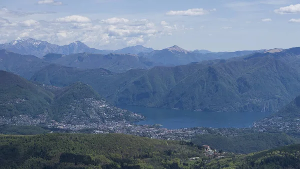 Insjöar i Lugano i Schweiz — Stockfoto