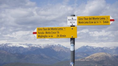İşaretçi Monte Lema dağda İsviçre