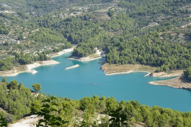 Guadalest İspanya 'daki Manzaralı Göl