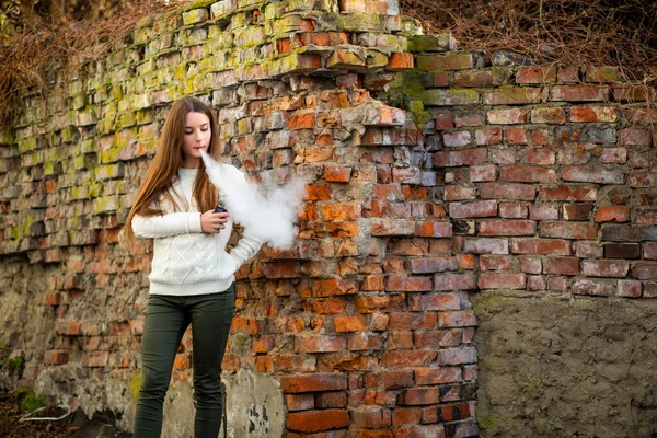 Föräldrande Tonåring Ung Söt Vit Kaukasiska Tonåring Flicka Med Problem — Stockfoto