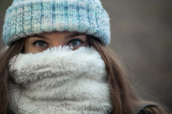 Young Cute White Caucasian Teen Girl Cat Eyes Blue Hat — Stock Photo, Image