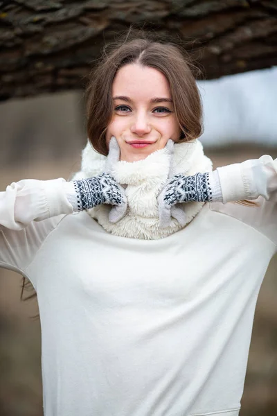 Emotion Photo Young Cute White Caucasian Teen Girl Cat Eyes — Stock Photo, Image