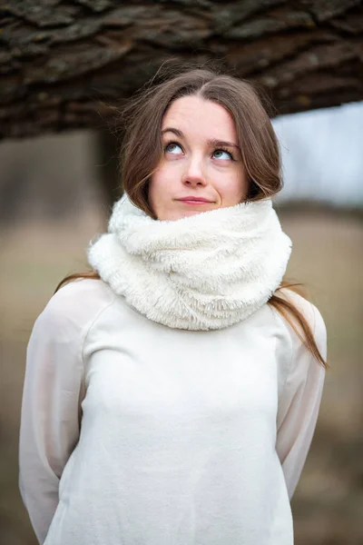 Fotografia Emoção Jovem Bonito Branco Caucasiano Adolescente Menina Com Olhos — Fotografia de Stock