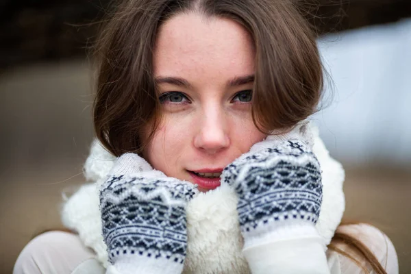 Fotografia Emoção Jovem Menina Adolescente Branca Branca Bonito Com Olhos — Fotografia de Stock