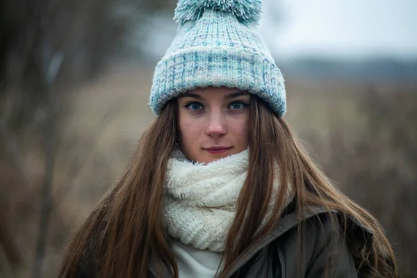 Foto Delle Emozioni Carino Bianco Emotivo Caucasico Teen Girl Cappello — Foto Stock