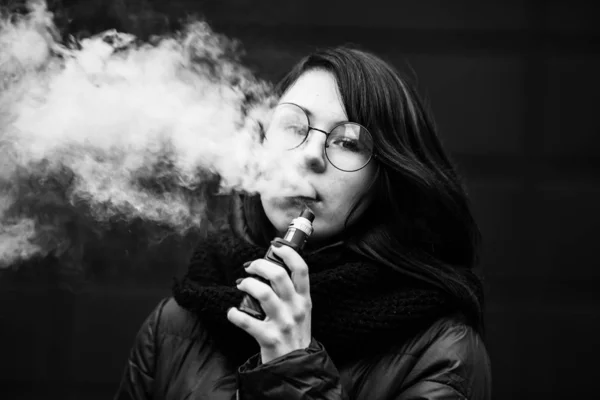 Vape Teenager Young Pretty White Caucasian Girl Jacket Glasses Smoking — Stock Photo, Image