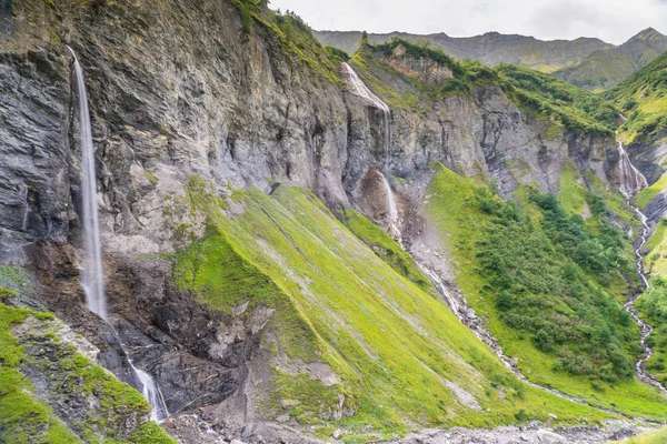 Anfiteatro Natural Com Muitas Cachoeiras Nas Montanhas Suíça — Fotografia de Stock