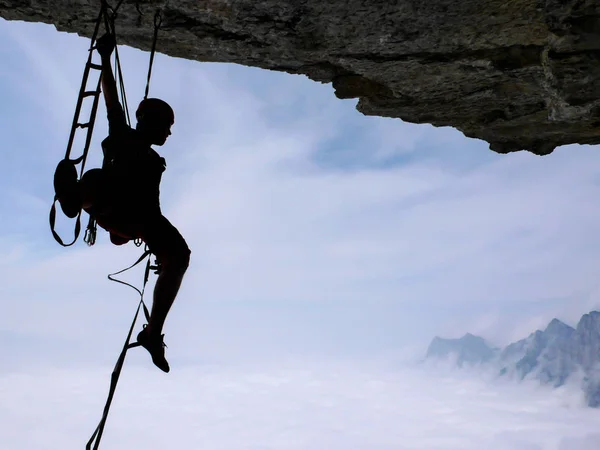 Male Rock Climber Aid Climbing Difficult Technical Overhanging Roof Fantastic — Stock Photo, Image