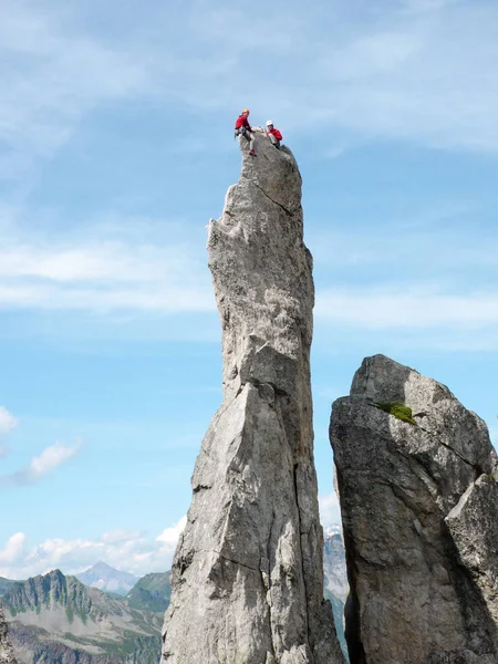 Rock Climber Sitting Atop Sharp Rock Needle Val Bregaglia — Stock Photo, Image