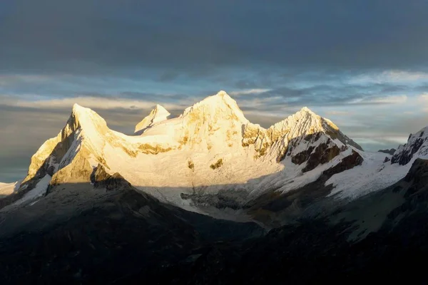 Sol Levanta Sobre Paisaje Montaña Alto Cordillera Blanca Los Andes — Foto de Stock