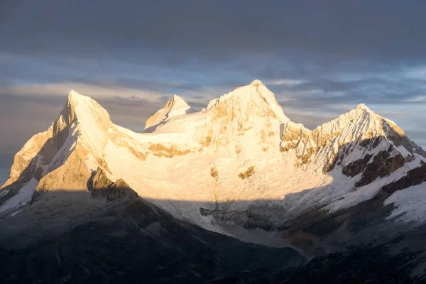 Sol Levanta Sobre Paisaje Montaña Alto Cordillera Blanca Los Andes — Foto de Stock