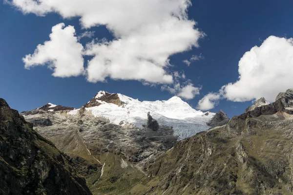 Paisaje Montañoso Andino Con Pico Nevado Yanapaccha Centro — Foto de Stock