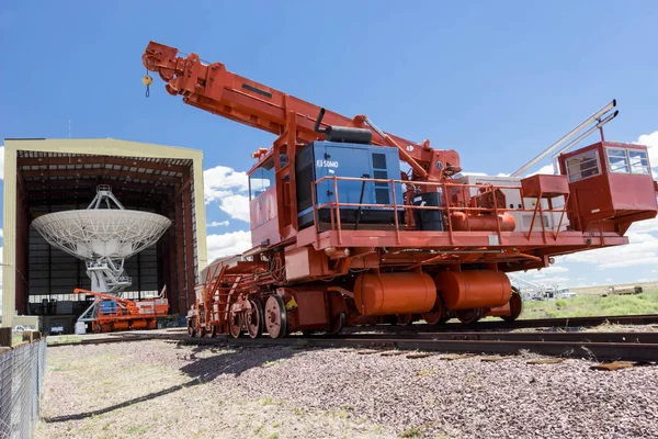 Červená Transportéru Satelitní Mísa Vla Novém Mexiku — Stock fotografie