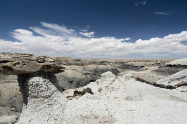 taş hoodoos, vahşi ve uzak çöl yatay