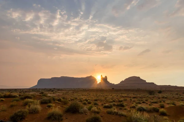 Formazioni Rocciose Mesas Nel Deserto Meridionale Dello Utah Sotto Cielo — Foto Stock