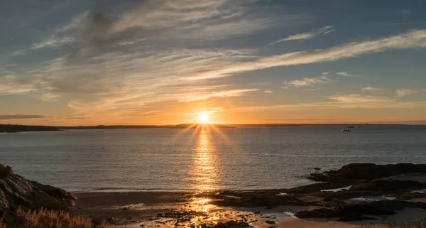 Hermoso Amanecer Sobre Océano Amanecer Una Playa Bahía Fundy — Foto de Stock