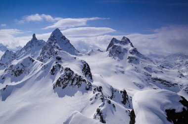 dağ manzarası Klosters İsviçre yakınındaki Silvretta dağlarda kış