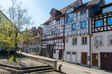 tipik truss house mimari Orta Çağ içinde pastoral İsviçre Köyü Stein Am Rhein