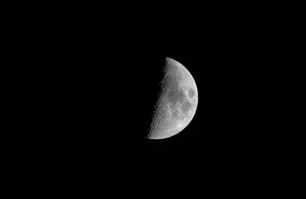 Demi Lune Dans Ciel Nocturne Noir Foncé — Photo