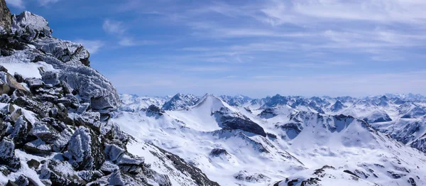 Panoramy Górskiej Scenerii Alpach Szwajcarskich Pobliżu Miejscowości Zermatt Piękny Dzień — Zdjęcie stockowe