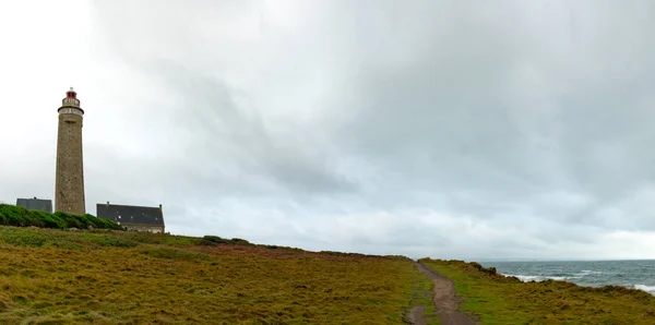 Vista panorámica del faro de Cap Levi en la costa norte de Normandía — Foto de Stock