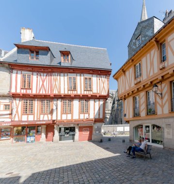 Vannes 'daki Henri Meydanı veya IV. Henry Meydanı.