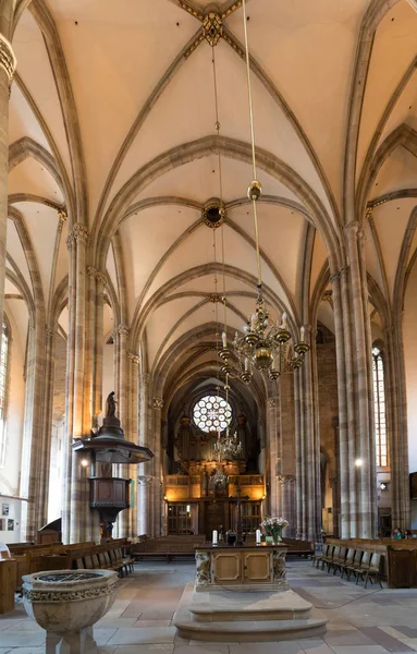 Vue intérieure de l'église Saint Thomas de Strasbourg — Photo